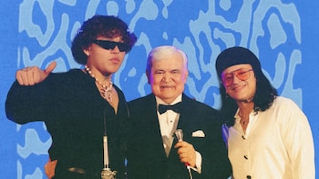 Beéle y Elvis Crespo rindieron