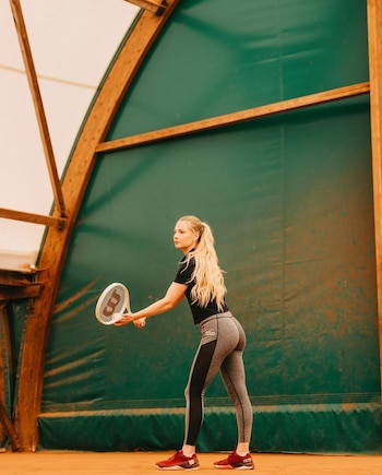 Kristen Thoms tiene experiencia en