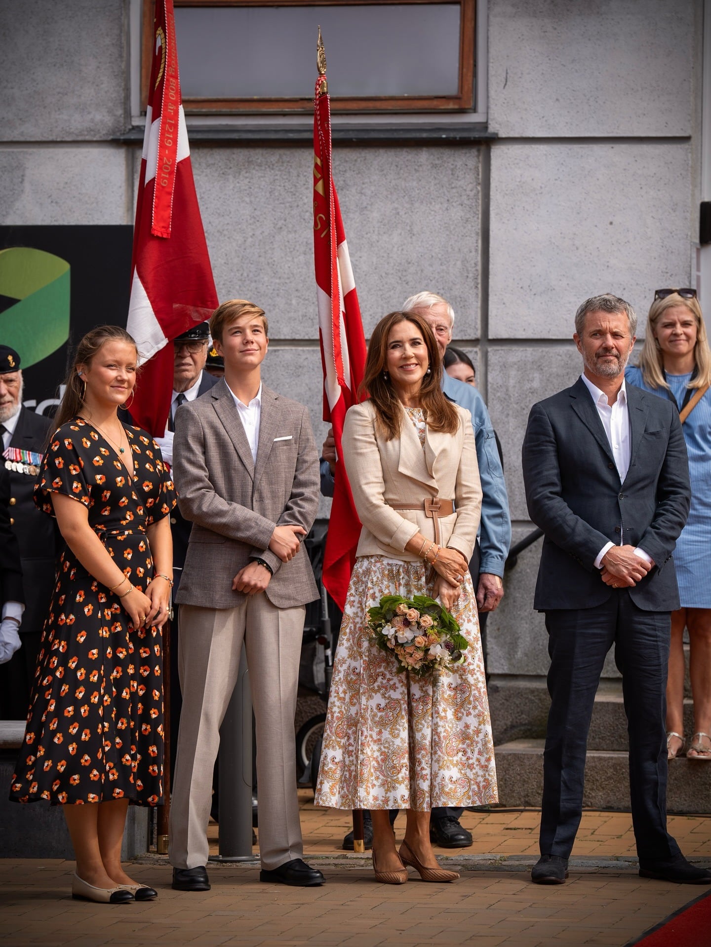 Los reyes Federico X y Mary de Dinamarca junto a sus dos hijos, la princesa Isabella y el príncipe Vincent, en Gresten (Instagram / Casa Real Dinamarca)