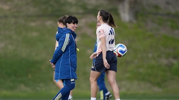 La selección femenina de fútbol se concentra este lunes para los partidos ante Inglaterra e Islandia