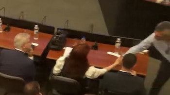 Roberto Baratta saluda a Cristina