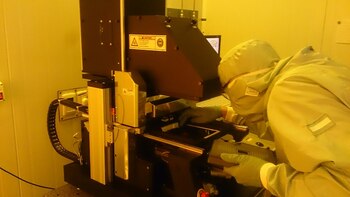 David Trejo trabajando en su