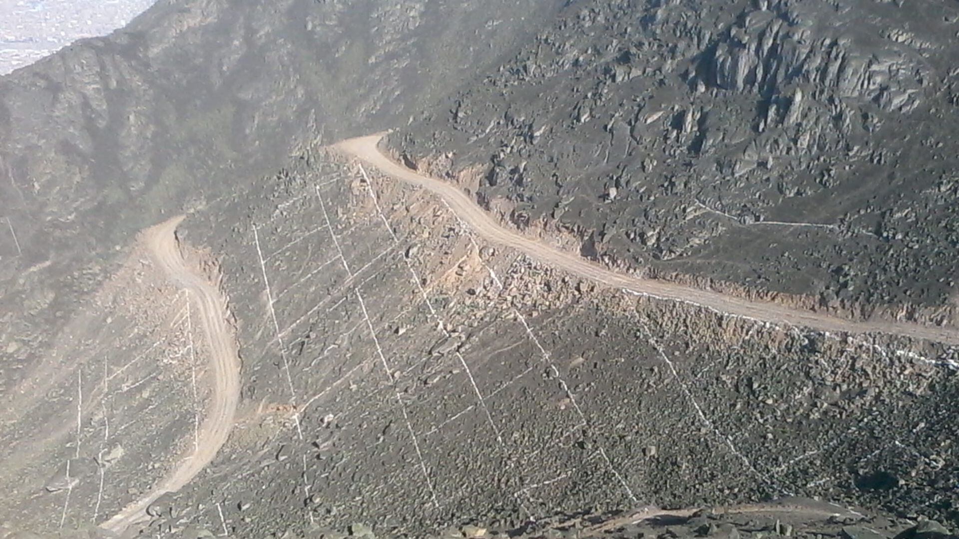 ¿Otro empujón para el tráfico de terrenos? La norma prioriza la regularización sin atender criterios de equidad ni sostenibilidad. Con todo, las familias necesitan dónde vivir.