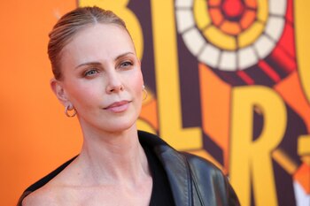 Sobre su vida personal, Charlize