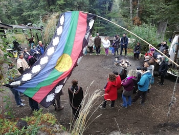 El municipio de Villa La Angostura hizo obras en predios privados para beneficiar a una comunidad mapuche