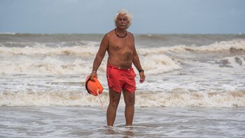 El Ronco trabaja como guardavidas