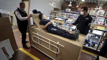 La cama-ataúd es desarrollada por