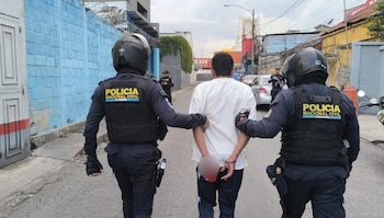 La Policía Nacional Civil de Guatemala detectó desde enero a 55 salvadoreños con cuentas pendientes con la ley en territorio guatemalteco.(Cortesía: PNC de Guatemala)