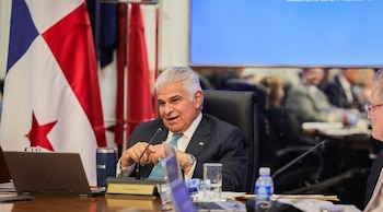 A principios de septiembre Mulino acordó con los líderes de gremios de jubilados y del sector privado iniciar un mecanismo de diálogo formal para buscar alternativas viables al proyecto de ley 226. (Presidencia)