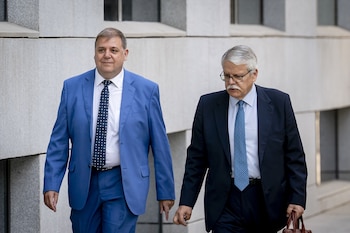 El expresidente de Correos y exjefe de gabinete de Pedro Sánchez, Juanma Serrano, a su llegada a la Audiencia Nacional (A. Pérez Meca / Europa Press)