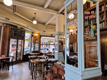 El bar fue inaugurado en