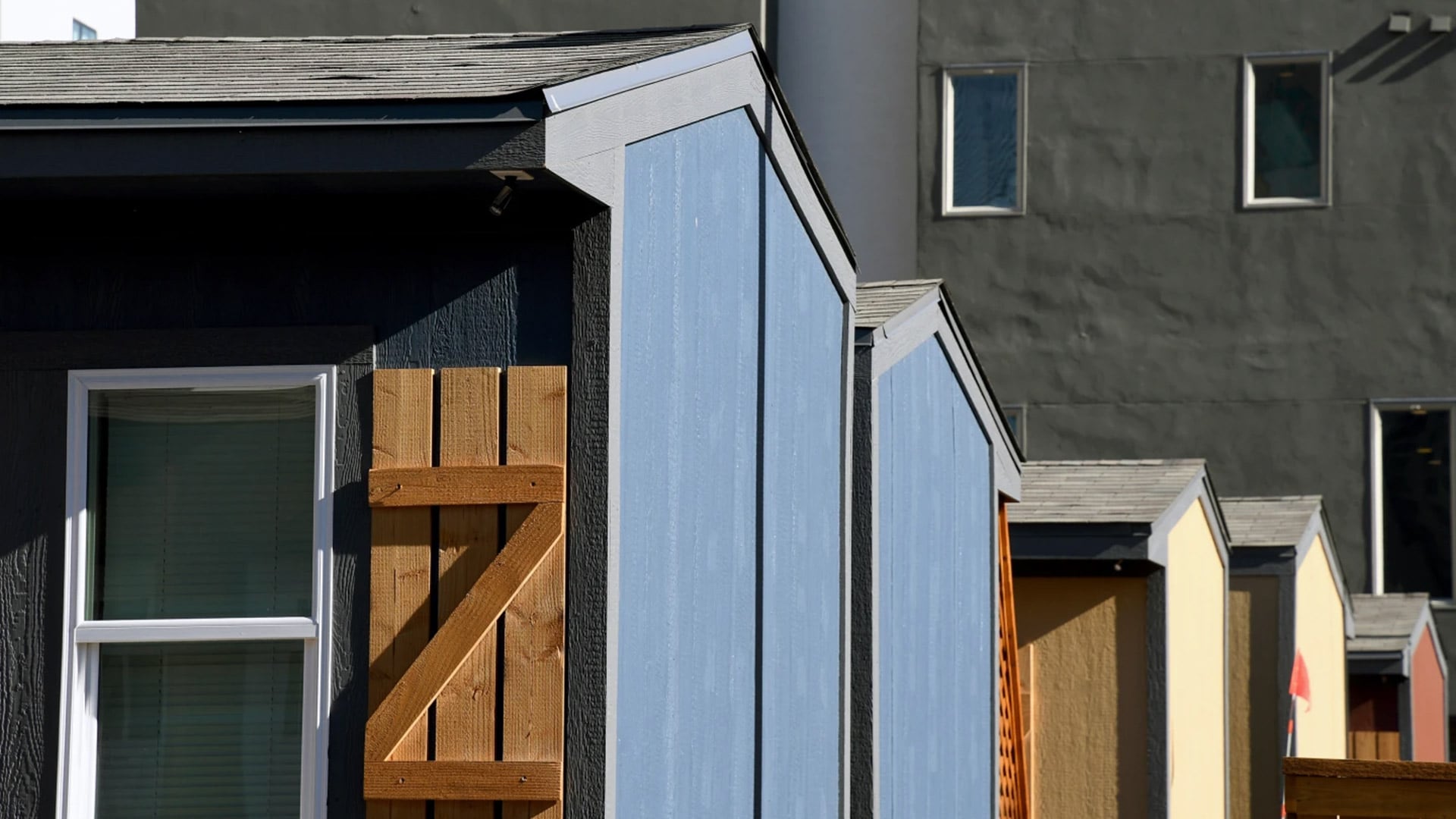 En Denver, más de una de cada cinco unidades subsidiadas para el segmento de mayores ingresos relativos permanece sin inquilino, según la autoridad estatal de vivienda (AP Photo/Thomas Peipert, File)