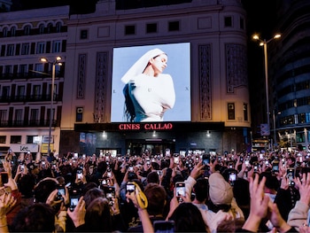 Fans en Callao, Madrid, para
