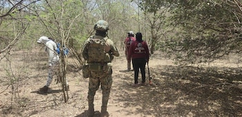 Integrantes de un colectivo hallaron los restos de dos mujeres en un pozo situado en la colonia El Castillo, al sur de Mazatlán, Sinaloa, durante labores de rastreo efectuadas los días 16 y 17 de mayo. Crédito: Especial