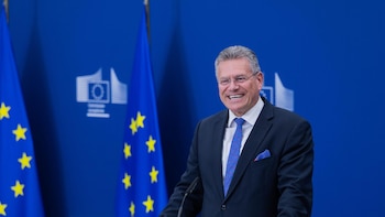 La UE recorta desde hoy la entrada de acero sin arancel y grava un 50% el resto