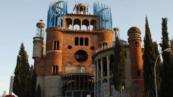 La catedral a las afueras de Madrid que un agricultor construyó sin planos y sin formación arquitectónica durante seis décadas