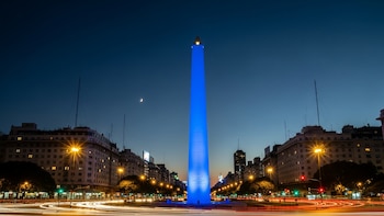 Semana Azul: iluminan monumentos en todo el país por el autismo y lanzan actividades para fomentar la convivencia