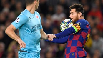 Con Messi de titular, el Barcelona dejó una pálida imagen e igualó sin goles ante el Slavia Praga en la Champions League