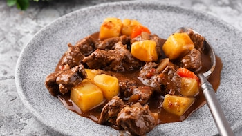 El goulash es un plato