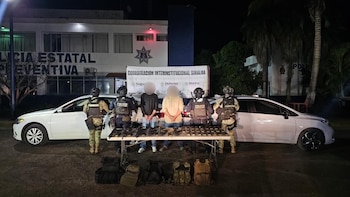 Detienen a dos hombres con