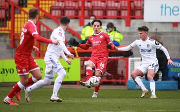 Leeds United visita al Crawley