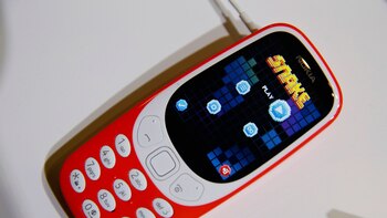 Se tragó un celular Nokia