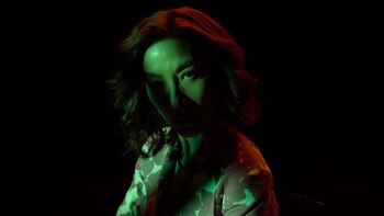 La serie combina elementos de