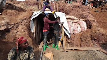 Al menos 40 muertos en