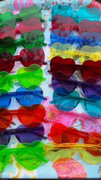 Anteojos de colores con forma