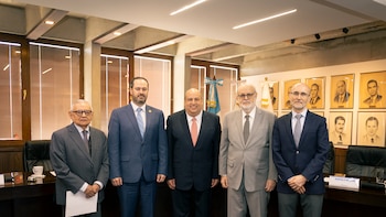 El Salvador asume el liderazgo