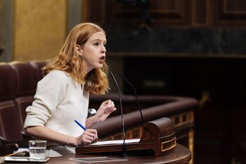 12/12/2023 La ex secretaria de Organización de Podemos y diputada del partido, Lilith Verstrynge, interviene durante una sesión plenaria, en el Congreso de los Diputados, a 12 de diciembre de 2023, en Madrid (España).
POLITICA
Carlos Luján - Europa Press