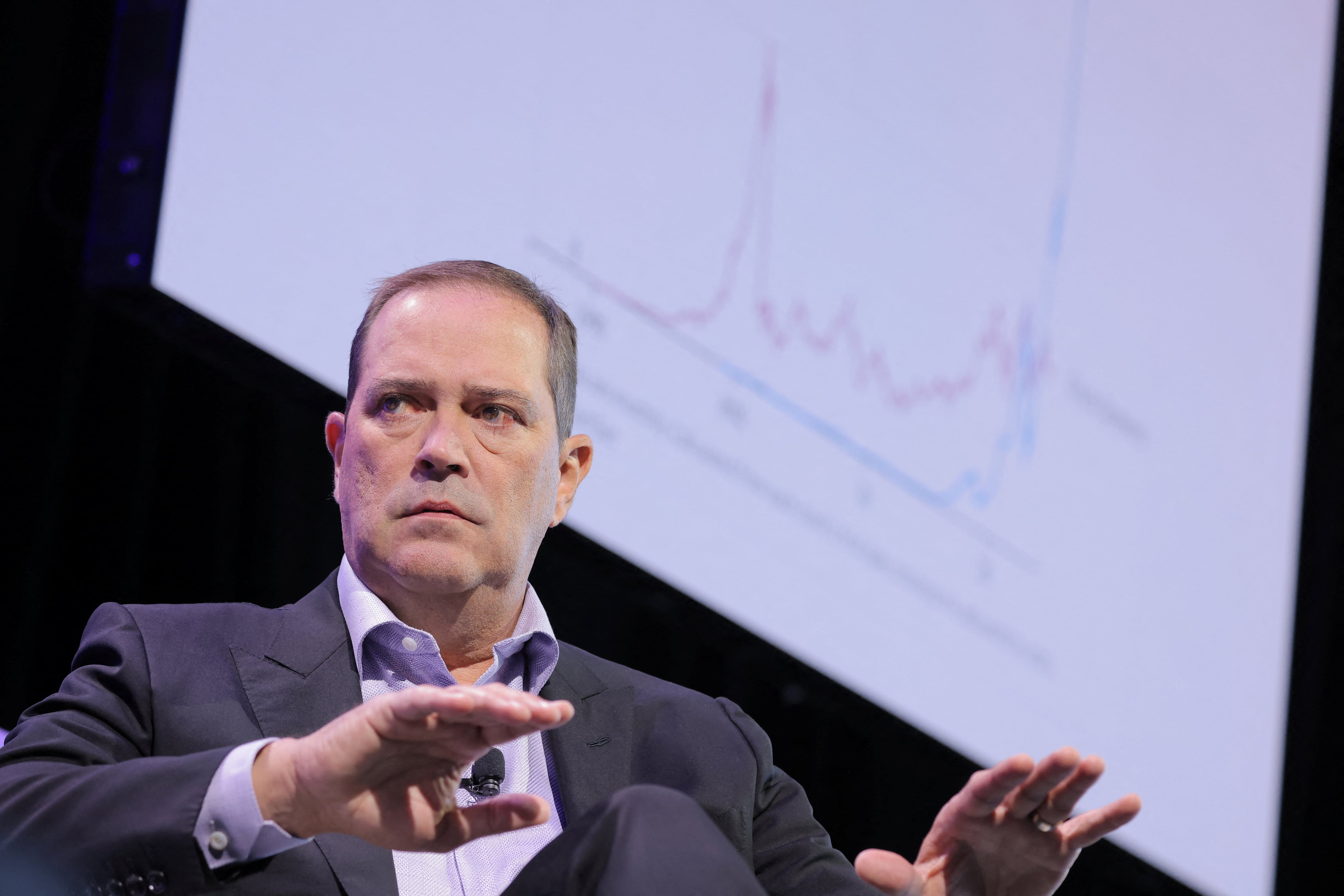Chuck Robbins, CEO de Cisco, explicó la importancia del nuevo enfoque estratégico de la empresa ante la irrupción de la IA (REUTERS/Andrew Kelly)