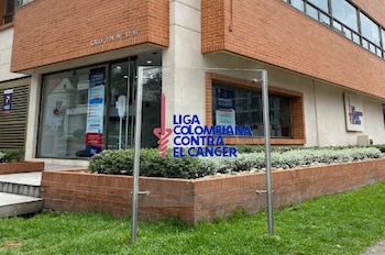 La Liga Colombiana Contra el Cáncer Seccional Bogotá suspende servicios por la crisis financiera generada por la falta de pagos de las aseguradoras - crédito Camila Navarro/Google Maps