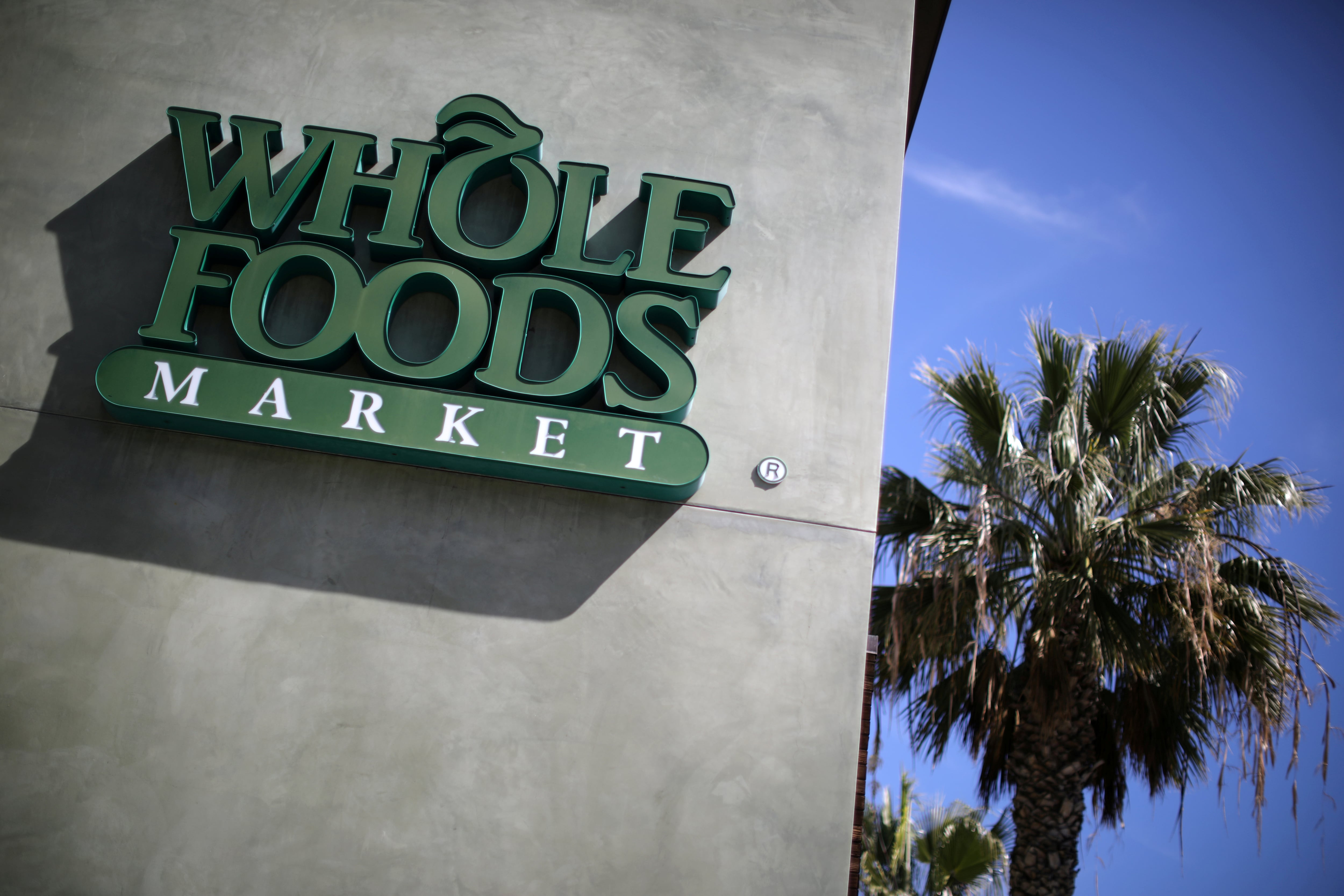 Whole Foods vendió los productos retirados en tiendas físicas y en línea de Texas, Oklahoma, Luisiana, Arkansas, Wisconsin, Michigan, Illinois, Indiana, Iowa, Misuri, Kentucky y Ohio (REUTERS/Lucy Nicholson/File Photo)