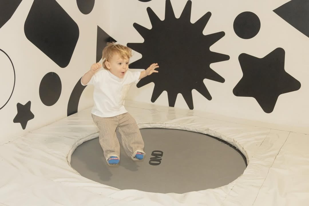 Beltrán disfrutó de la cama elástica en una fiesta muy especial