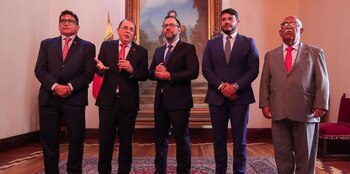 El vicecanciller Rojas se encontró