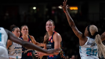 La ala-pívot australiana Isabelle Bourne cierra su corta etapa en el Gernika KESB