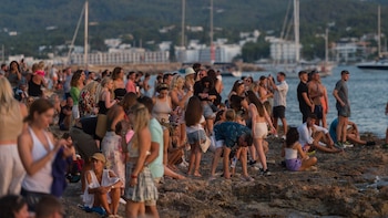 El destino favorito de los jóvenes españoles este verano dispara sus reservas un 422%