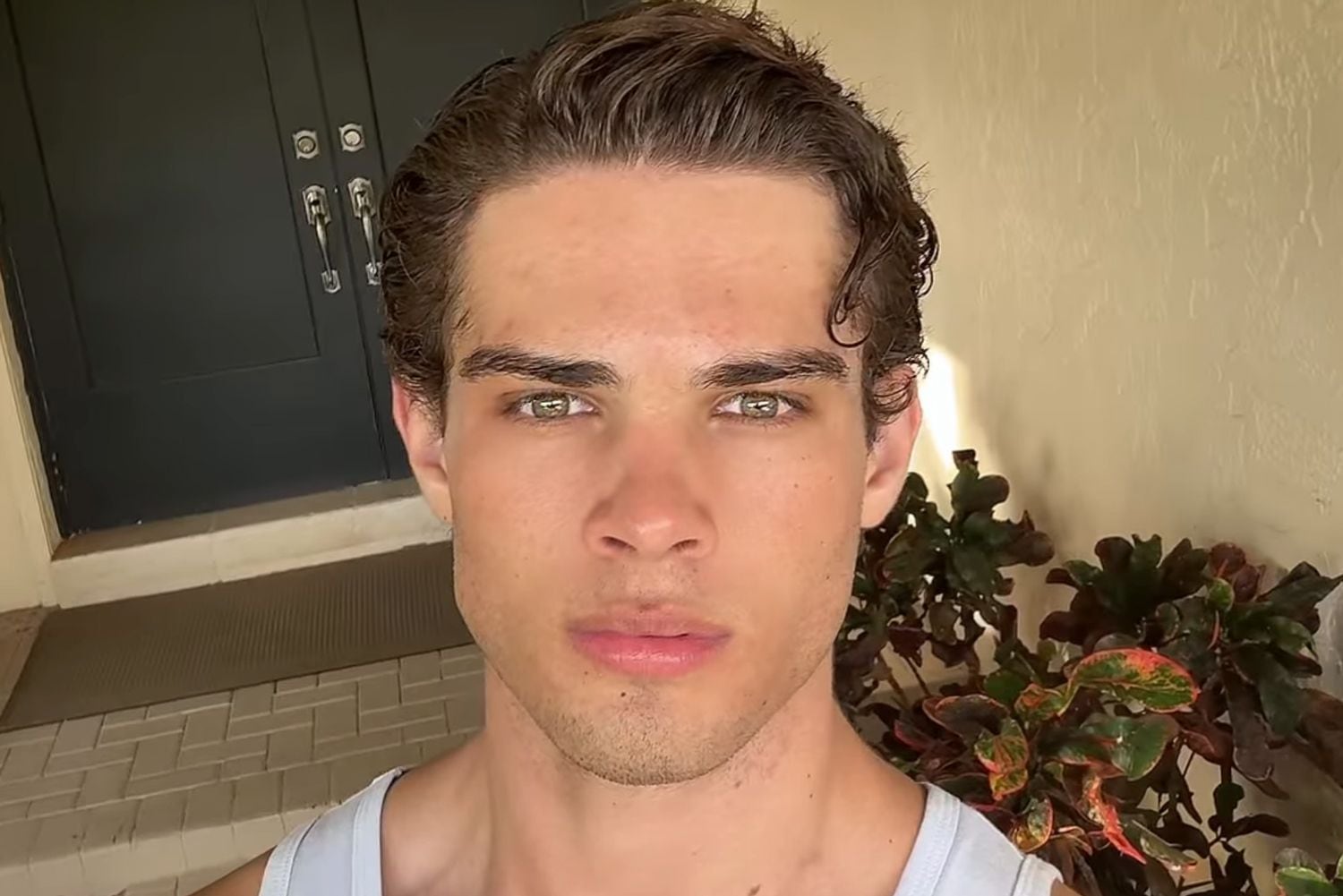 Los cargos contra el influencer fueron presentados el 8 de septiembre en un tribunal de Cape Cod por un supuesto incidente ocurrido el 23 de mayo de 2025 (People)