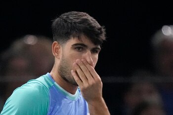 Alcaraz reacciona durante su partido