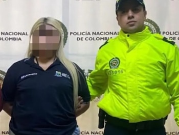 Entre los siete capturados en Medellín figura una psicóloga contratista de la Secretaría de Salud de Bello, quien fue detenida junto a familiares y allegados de las víctimas - crédito Policía
