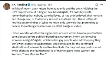 La escritora ha criticado a