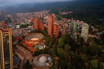 El turismo internacional en Bogotá creció un 2,6% respecto a 2025, con Venezuela, Estados Unidos y México como principales países emisores - crédito IDT