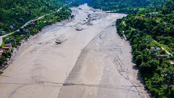 La devastadora inundación en Nepal habría estado causada por el colapso de un glaciar, según científicos de EEUU