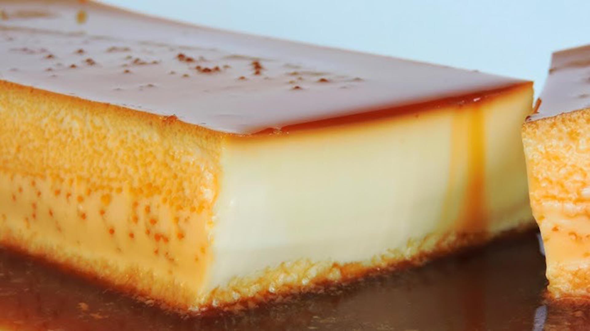 La receta de flan napolitano en olla exprés es ideal para quienes buscan postres fáciles, rápidos y con sabor tradicional.Crédito: Captura Youtube