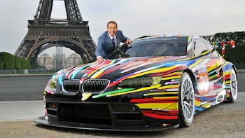 Jeff Koons y el 17.º BMW Art Car en la Torre Eiffel de París, 2010