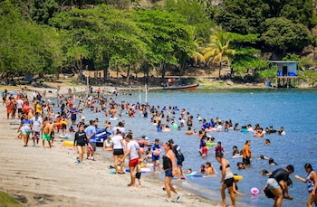 El Salvador atrajo 1.8 millones de visitantes a sitios públicos y recreativos durante la Semana Santa de 2026, de acuerdo con datos oficiales. (Cortesía: Secretaría de Prensa)