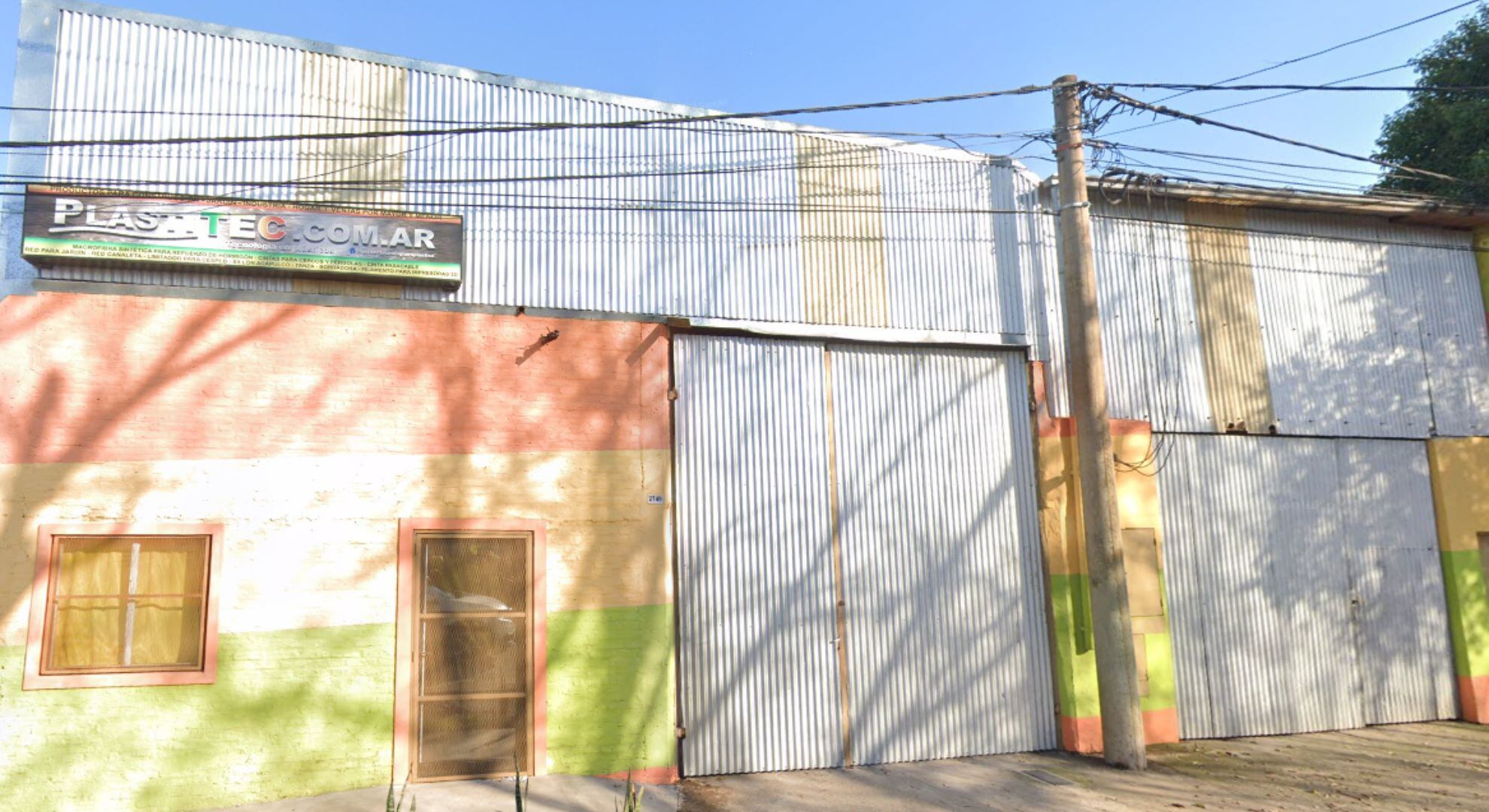 Los ladrones estaban disfrazados como policías y fingieron realizar un allanamiento