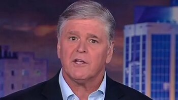 Hannity critica los impuestos y