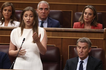 09/09/2026 La portavoz del PP en el Congreso, Ester Muñoz, interviene durante una sesión plenaria en el Congreso de los Diputados, a 9 de septiembre de 2026, en Madrid (España). El Gobierno se enfrenta a la primera sesión de control tras el inicio de curso, coincidiendo con la desclasificación de unos 40 documentos, fechados desde el 1 de julio hasta el 1 de agosto, relacionados con la crisis en Ceuta derivada por la entrada masiva de unos 80.000 migrantes desde la frontera con Marruecos. Saiz avanzó que se publicarían más informes relevantes si hubiera porque desde el Ejecutivo no tienen "nada que esconder".
POLITICA
Eduardo Parra - Europa Press